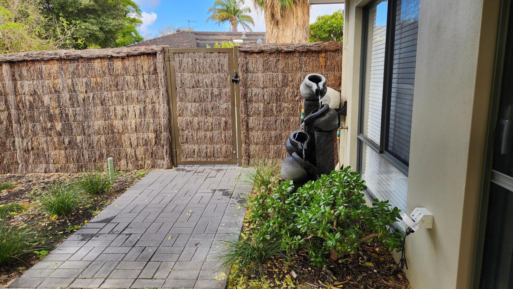 Tranquil Gumnut Cottage - Close To Airport パース エクステリア 写真